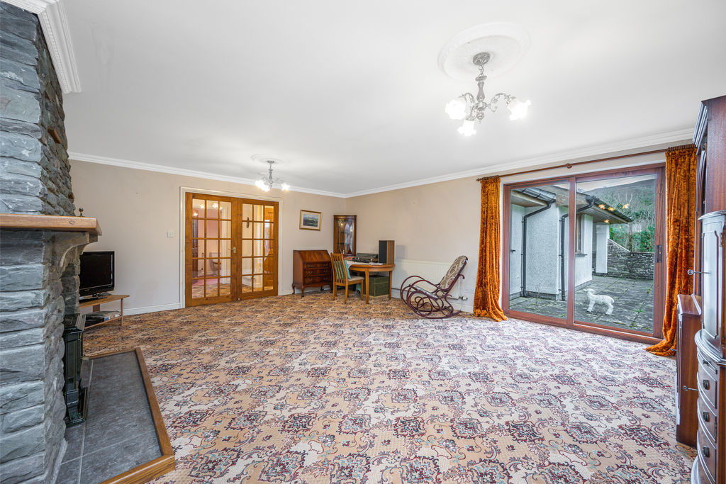 Sitting / DIning Room- click for photo gallery